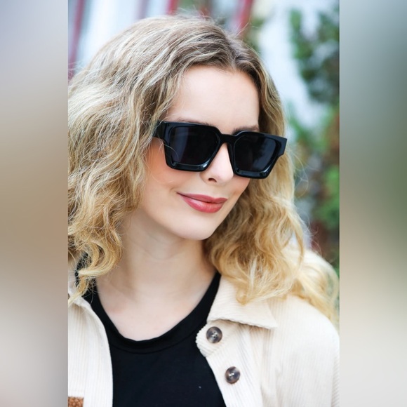 Black Thick Frame Rectangle Sunglasses - Picture 7 of 7